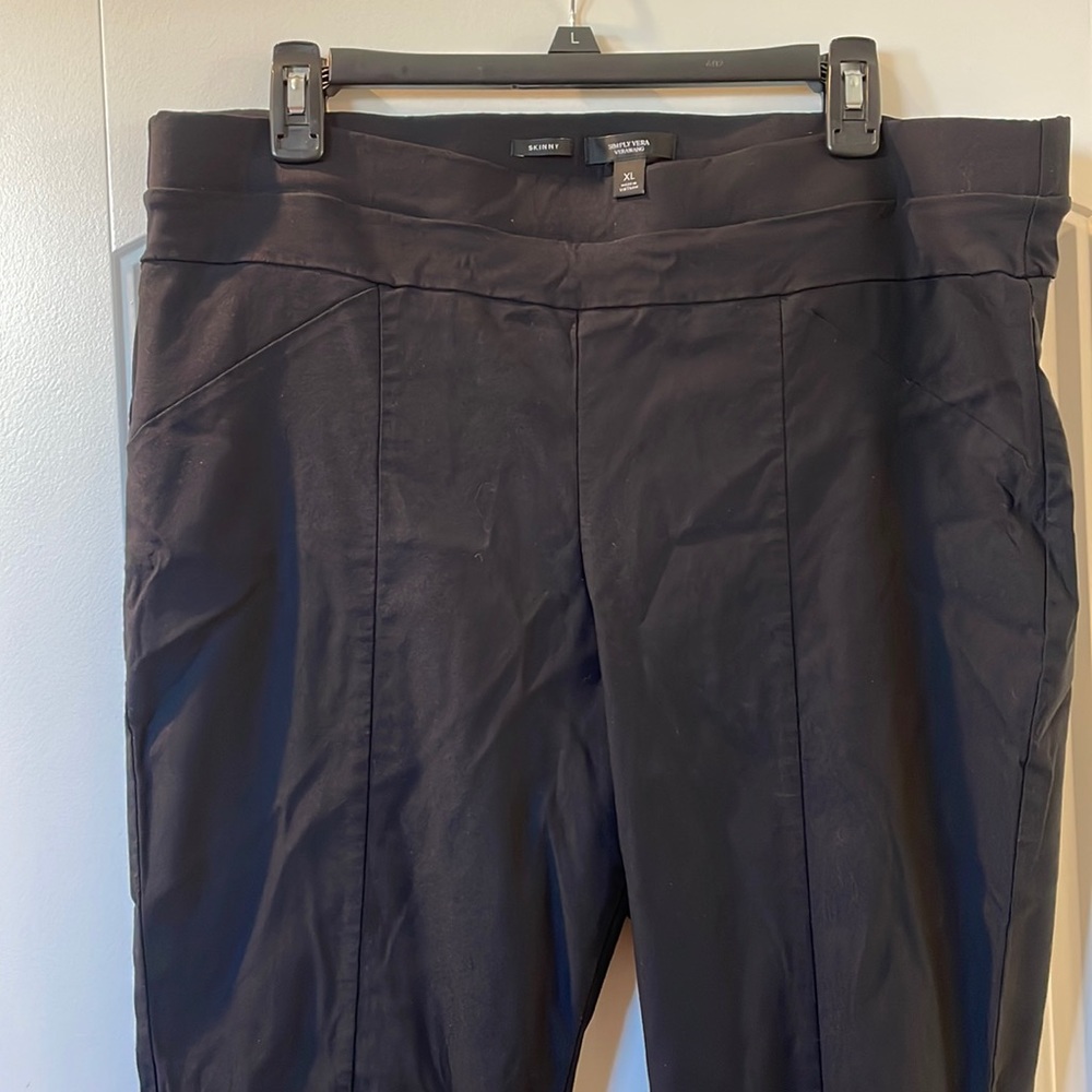 Simply Vera by Vera Wang ankle pointe pants.